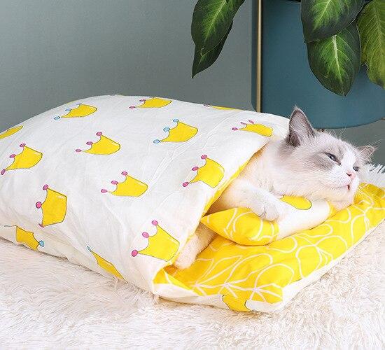 Warm CuddleBag cat sleeping bag