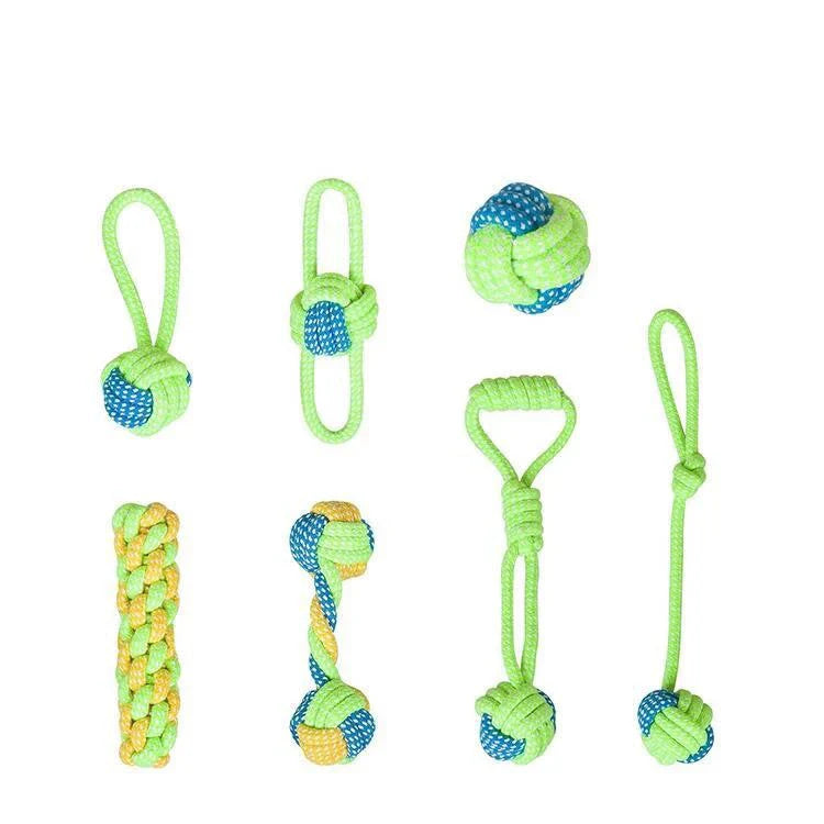 Dog playing with the PlayPaw rope ball