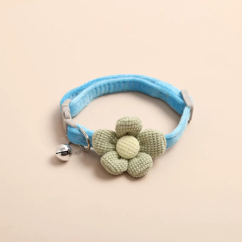 Cat wearing the FloralPaw adjustable collar