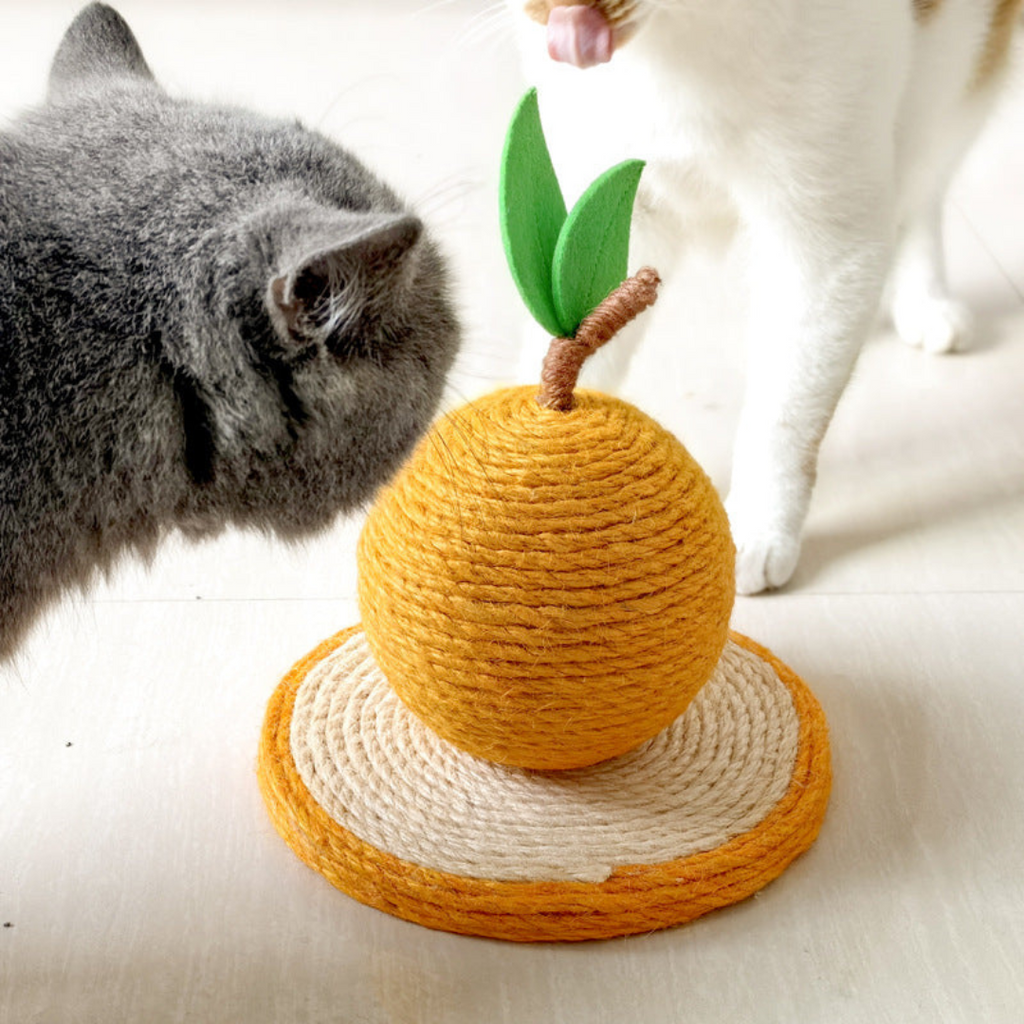 Orange-shaped sisal cat scratcher