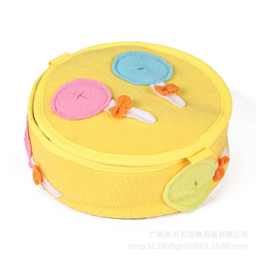 Snuffle box for pets detail