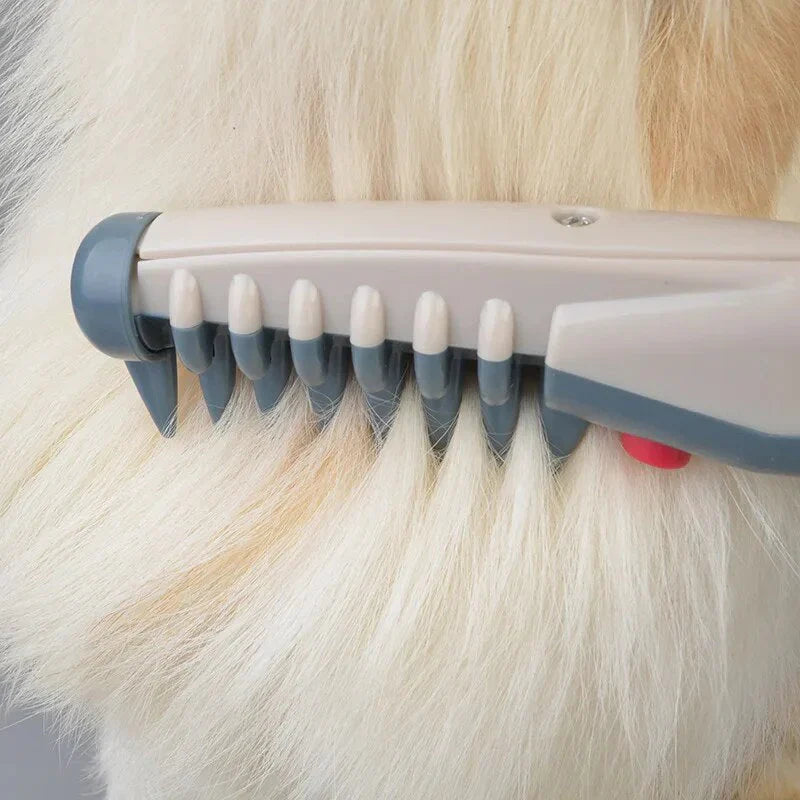 Rounded safety blades on the FurMaster trimmer