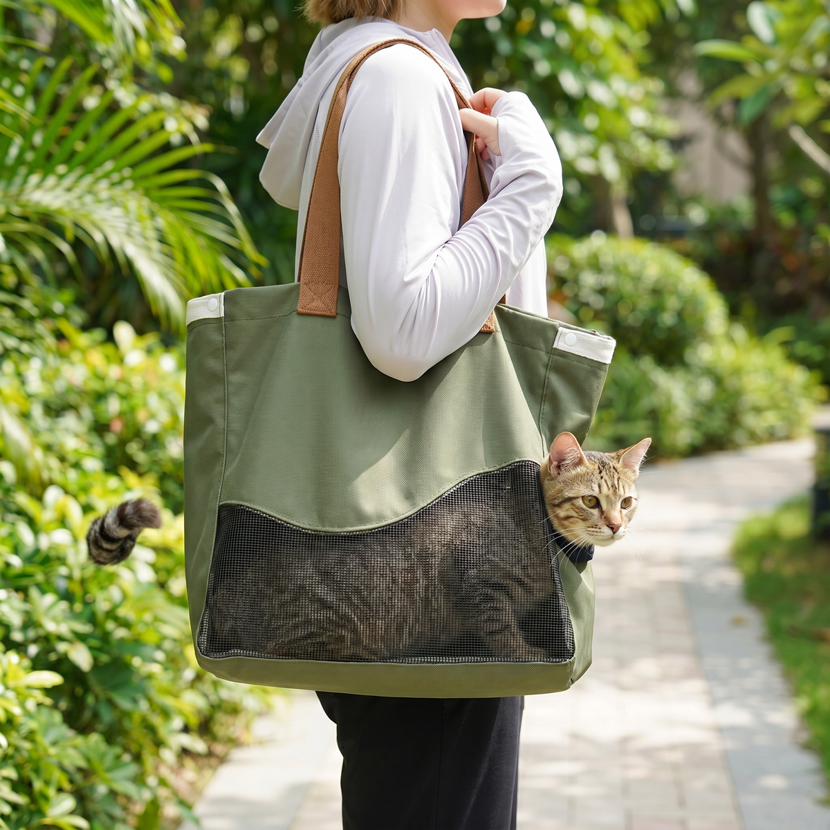 Breathable canvas cat carrier with mesh window