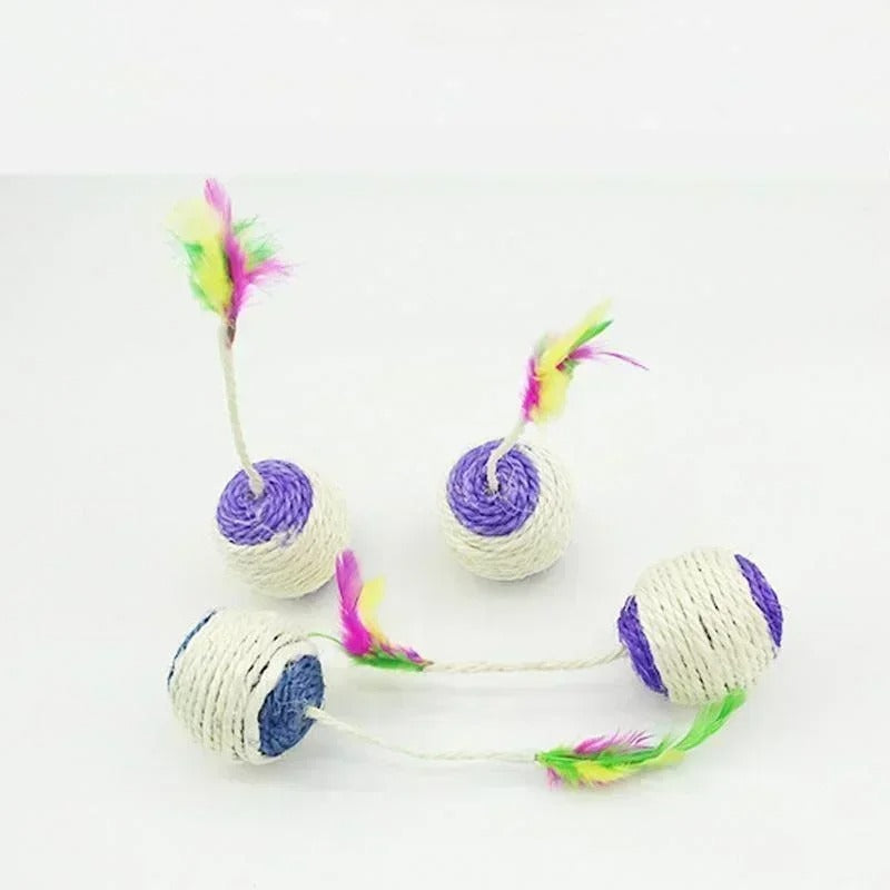Sisal-wrapped scratch ball for cats