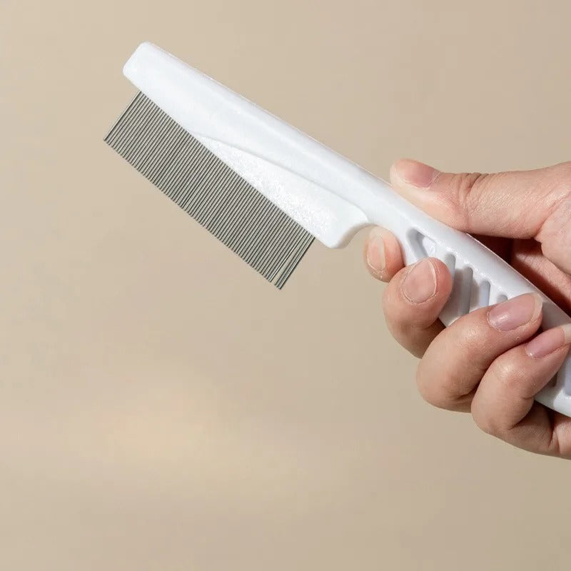 Fine stainless steel teeth on the flea comb