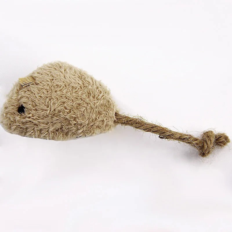 Realistic design of the plush mouse cat toy