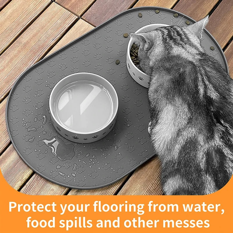 Non-slip underside of the CleanFeast bowl mat