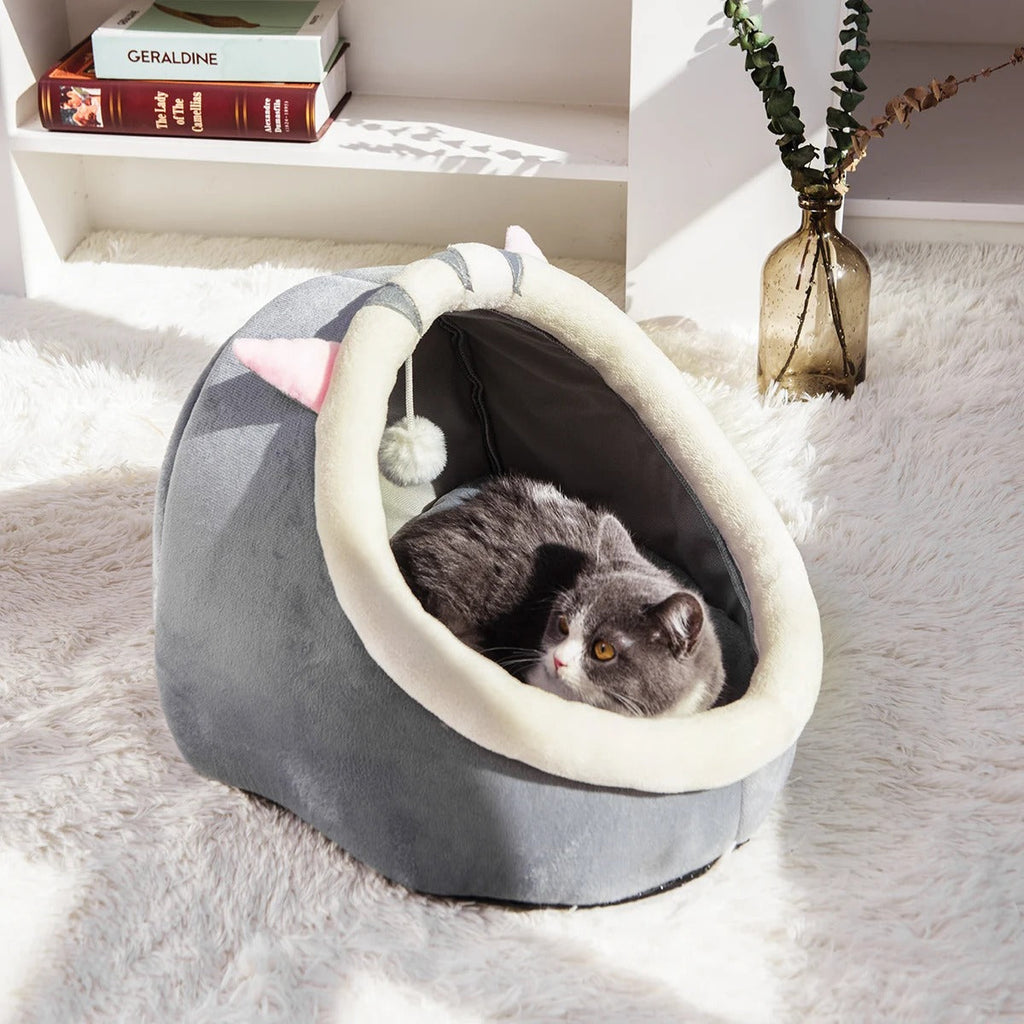 Semi-enclosed shape of the CuddleCat nest