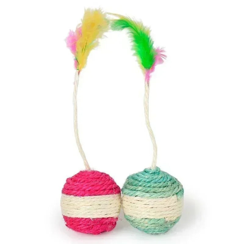 Claw-friendly sisal cat scratch ball